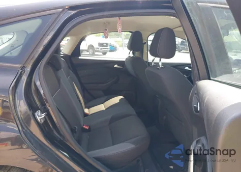 2012 Ford Focus Se z USA, uszkodzony, nr VIN 1FAHP3K28CL306676